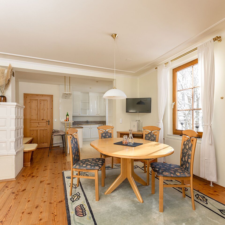 Apartment Dachstein Ramsauhof Apartment Schladming dining area from the other side ©Christine Höflehner