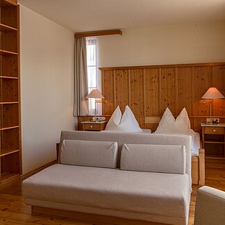 Ramsauhof double room Sinabell bedroom © Christine Höflehner Ramsauhof double room Sinabell bedroom © Christine Höflehner
