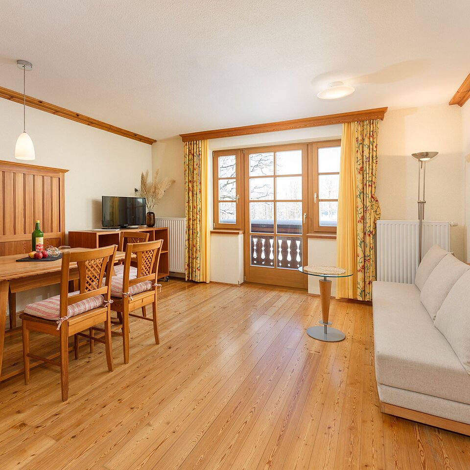 Apartment Mitterspitz Ramsauhof Apartment Mitterspitz living and dining area © Christine Höflehner